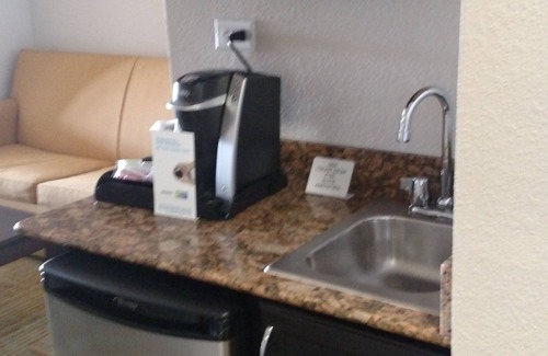 Perry Hotel | Holiday Inn Express Hotel & Suites PERRY by IHG