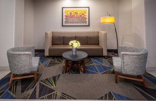 Tupelo Hotel | Holiday Inn Express Hotel & Suites Tupelo by IHG