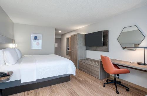 Royal Pines Estates Hotel | Holiday Inn Express Hotel & Suites Columbia-I-20 at Clemson Road by IHG