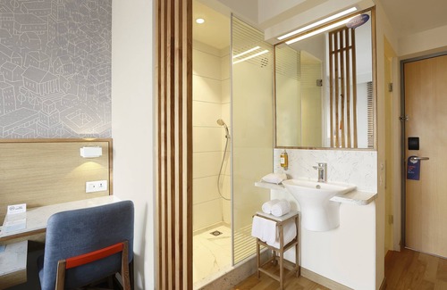 Punjagutta Hotel | Holiday Inn Express Hyderabad Banjara Hills by IHG
