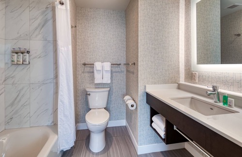 Downtown Kansas City Hotel | Holiday Inn Express Kansas City Downtown by IHG