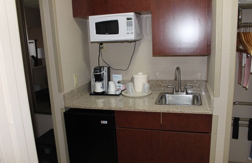 Kansas City Hotel | Holiday Inn Express Kansas City-Liberty by IHG