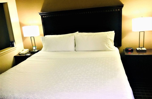 Kansas City Hotel | Holiday Inn Express Kansas City-Liberty by IHG
