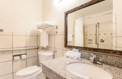 Lancaster Hotel | Holiday Inn Express Lancaster by IHG