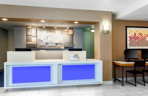Lancaster Hotel | Holiday Inn Express Lancaster by IHG
