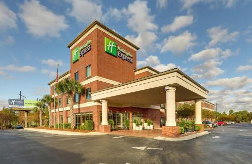 Leland Hotel | Holiday Inn Express Leland - Wilmington Area by IHG