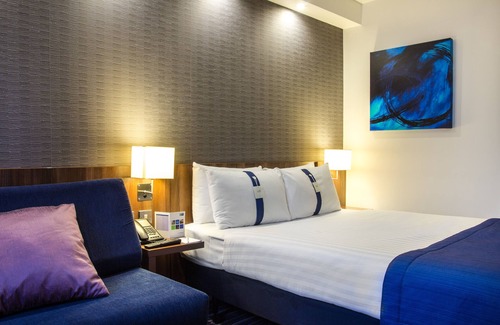 West Kensington Hotel | Holiday Inn Express London - Earl's Court by IHG