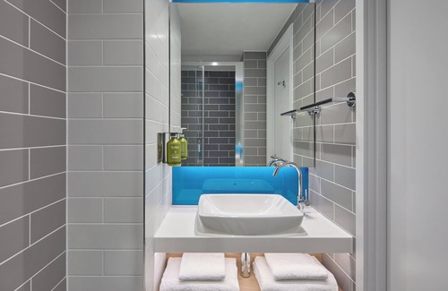 Shadwell Hotel | Holiday Inn Express London - Limehouse by IHG