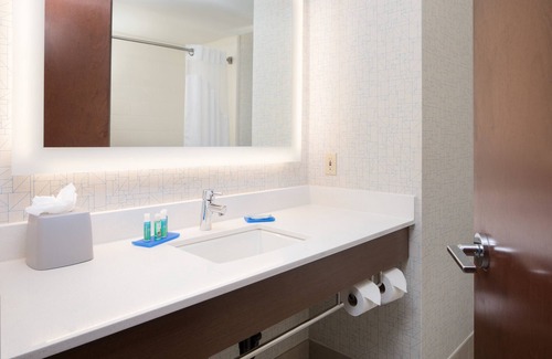 Buechel Hotel | Holiday Inn Express Louisville Northeast by IHG