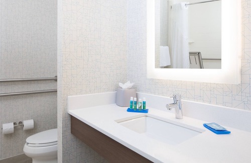 Buechel Hotel | Holiday Inn Express Louisville Northeast by IHG