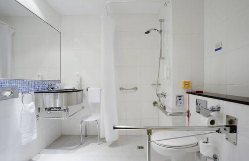 Alcobendas Hotel | Holiday Inn Express Madrid-Alcobendas by IHG