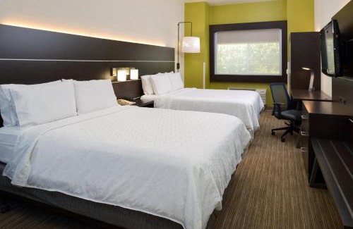 Madera Hotel | Holiday Inn Express Madera by IHG