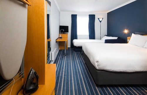 Belle Vue Hotel | Holiday Inn Express Manchester East by IHG