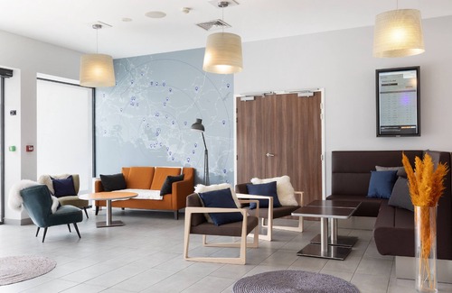 Vitrolles Hotel | Holiday Inn Express Marseille Airport by IHG
