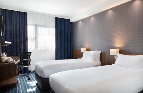 Vitrolles Hotel | Holiday Inn Express Marseille Airport by IHG