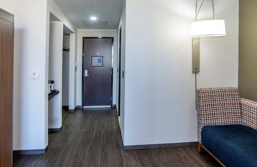 Santa Fe Hotel | Holiday Inn Express Mexico Santa Fe by IHG