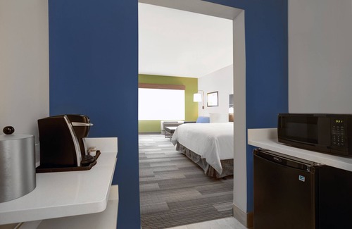 East Town Hotel | Holiday Inn Express Milwaukee Downtown by IHG