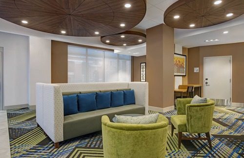 East Town Hotel | Holiday Inn Express Milwaukee Downtown by IHG