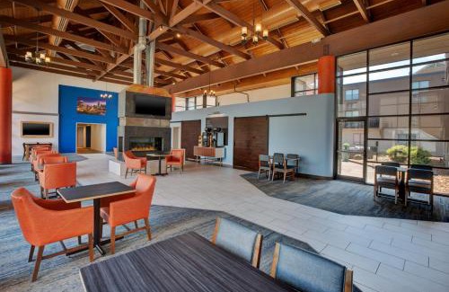 Donelson Hotel | Holiday Inn Express Nashville Airport by IHG