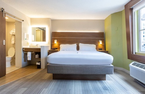 Central Business District Hotel | Holiday Inn Express New Orleans Downtown by IHG