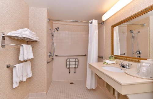 Hillsboro Hotel | Holiday Inn Express Portland West/Hillsboro by IHG