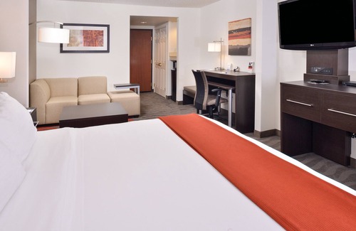 Hillsboro Hotel | Holiday Inn Express Portland West/Hillsboro by IHG