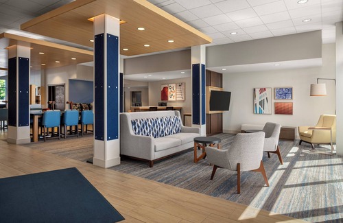 West Glens Falls Hotel | Holiday Inn Express Queensbury - Lake George Area by IHG