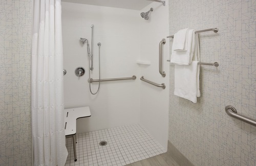 Roseville Hotel | Holiday Inn Express Roseville-St. Paul by IHG