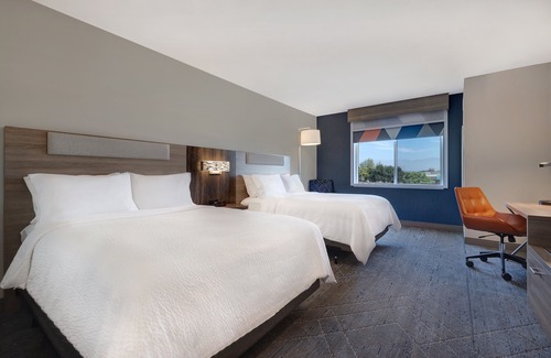Chino Hills Hotel | Holiday Inn Express & Suites Ontario - Chino Hills by IHG