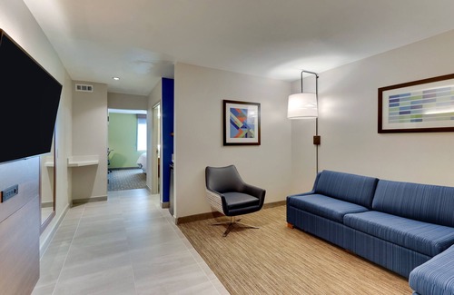 Dawsonville Hotel | Holiday Inn Express & Suites Dawsonville by IHG
