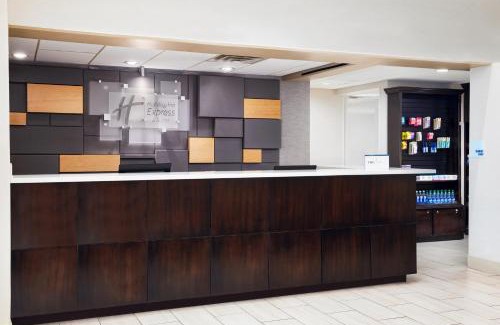 Southside Hotel | Holiday Inn Express & Suites Jacksonville South East - Medical Center Area by IHG