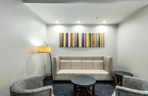 Jersey City Hotel | Holiday Inn Express & Suites Jersey City North - Hoboken by IHG