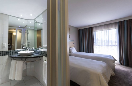 Woodmead Hotel | Holiday Inn Express Sandton Woodmead by IHG