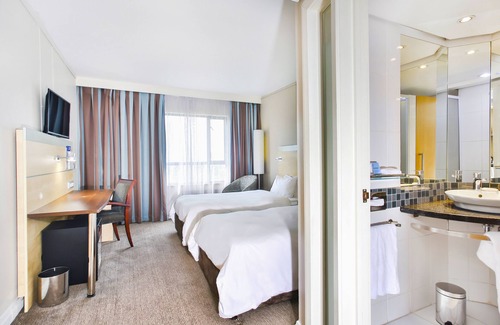 Woodmead Hotel | Holiday Inn Express Sandton Woodmead by IHG