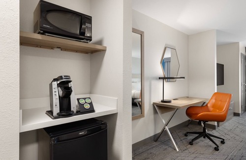 Savannah Hotel | Holiday Inn Express Savannah Airport by IHG