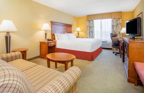 Bloomington Hotel | Holiday Inn Express & Suites Bloomington by IHG