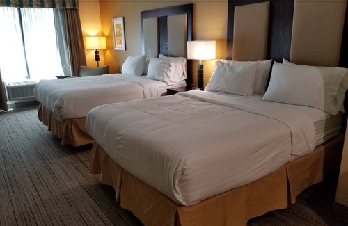 Gulf Shores Hotel | Holiday Inn Express & Suites Gulf Shores by IHG