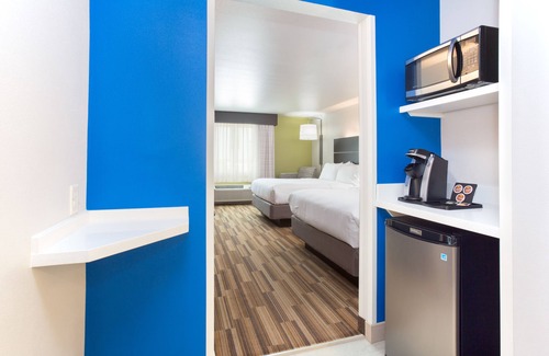 Rapid City Hotel | Holiday Inn Express & Suites Rapid City - Rushmore South by IHG