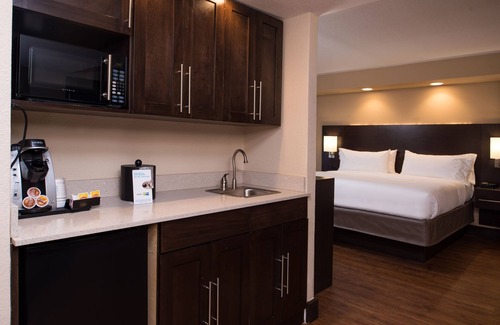Wetmore Hotel | Holiday Inn Express & Suites San Antonio Medical-Six Flags by IHG