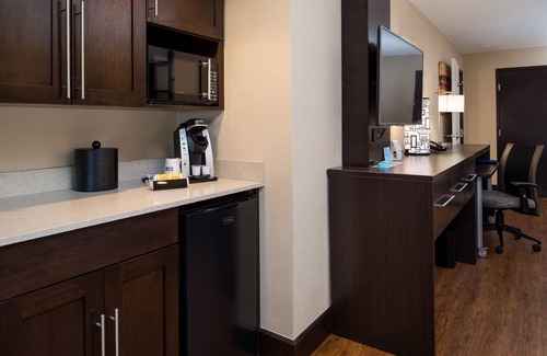 Wetmore Hotel | Holiday Inn Express & Suites San Antonio Medical-Six Flags by IHG