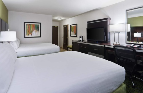 Arlington Heights Hotel | Holiday Inn Express & Suites Stroudsburg-Poconos by IHG