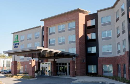 Summerville Hotel | Holiday Inn Express & Suites - Summerville by IHG