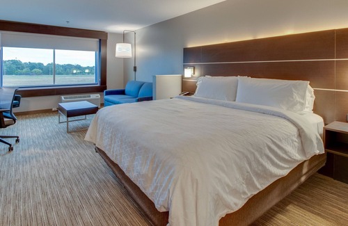 Union City Hotel | Holiday Inn Express & Suites Union City by IHG