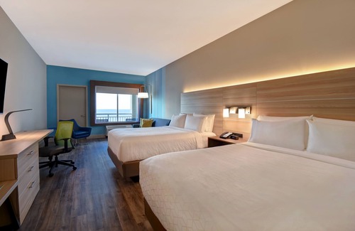 Galveston Hotel | Holiday Inn Express & Suites Galveston Beach by IHG