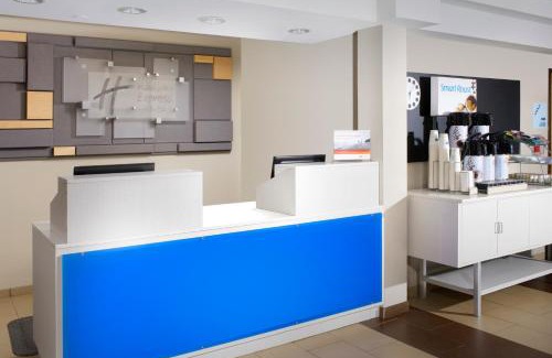 Downtown San Antonio Hotel | Holiday Inn Express & Suites San Antonio - Downtown Market Area by IHG