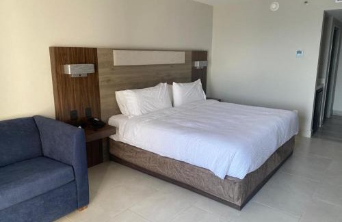 Mazatlan Hotel | Holiday Inn Express & Suites Mazatlan by IHG