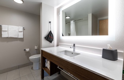Asheville Hotel | Holiday Inn Express & Suites Asheville Downtown by IHG