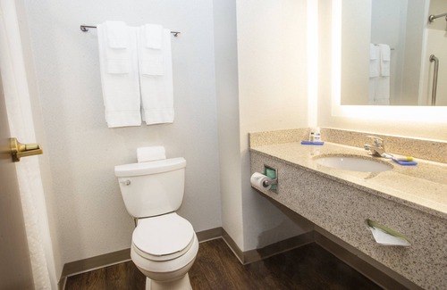 Bethlehem Hotel | Holiday Inn Express & Suites Bethlehem Arpt-Allentown Area