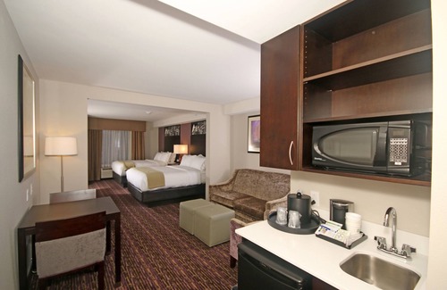 Paw Creek Hotel | Holiday Inn Express & Suites Charlotte North by IHG