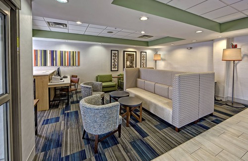 Crossville Hotel | Holiday Inn Express & Suites Crossville by IHG